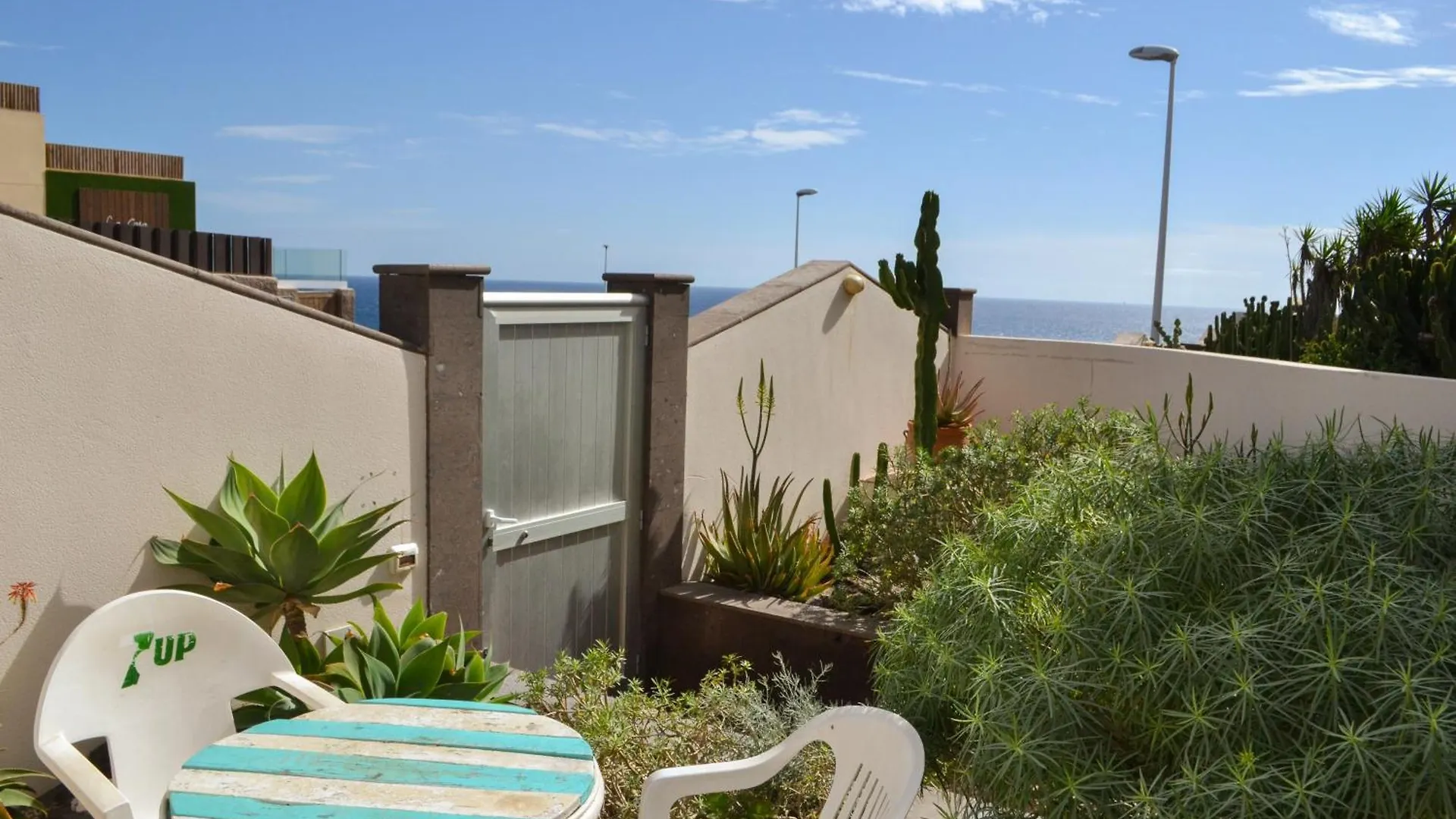 Aloe Vera Shared House El Medano  Hostel El Medano (Tenerife)